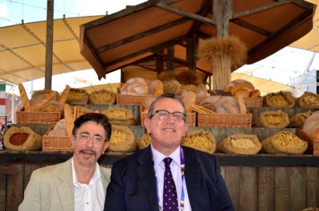 Fornaro-e-Terenzio-con-sullo-sfondo-lalimento-principe