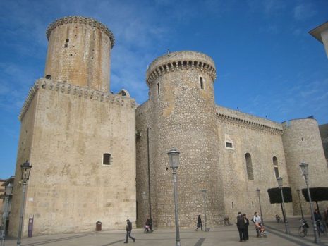 castello-baronale-di-fondi